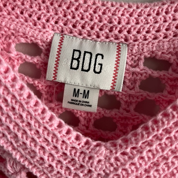 BDG Leigh Cropped Sweater Vest - Picture 2 of 4